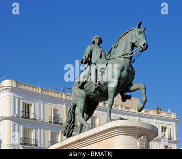 Madrid, Espagne. La Puerta del Sol. Statue équestre de Charles III Banque D'Images