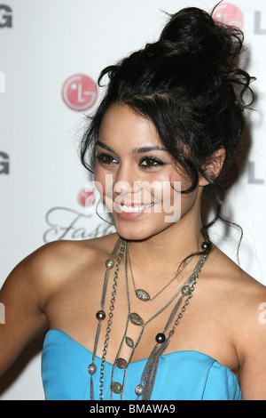 VANESSA HUDGENS VICTORIA BECKHAM ET EVA LONGORIA PARKER MODE LG TOUCH HÔTE WEST HOLLYWOOD LOS ANGELES CA 24 Mai 2010 Banque D'Images