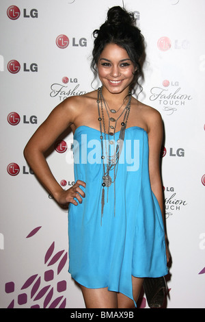 VANESSA HUDGENS VICTORIA BECKHAM ET EVA LONGORIA PARKER MODE LG TOUCH HÔTE WEST HOLLYWOOD LOS ANGELES CA 24 Mai 2010 Banque D'Images