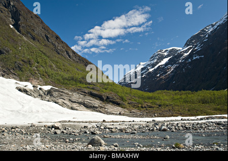 L'eau de ruissellement vert pâle et Supphellebreen Flatbreen Glaciers dans Jostrdalsbreen Parc national Norvège Fjaerland Banque D'Images