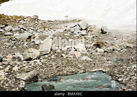 L'eau de ruissellement vert pâle et Supphellebreen Flatbreen Glaciers dans Jostrdalsbreen Parc national Norvège Fjaerland Banque D'Images