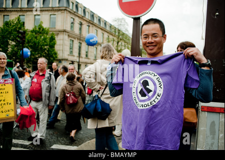 Des dizaines de milliers de travailleurs, qui manifestent contre les plans du gouvernement français pour changer de retraite, Banque D'Images