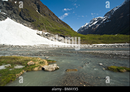 L'eau de ruissellement vert pâle et Supphellebreen Flatbreen Glaciers dans Jostrdalsbreen Parc national Norvège Fjaerland Banque D'Images