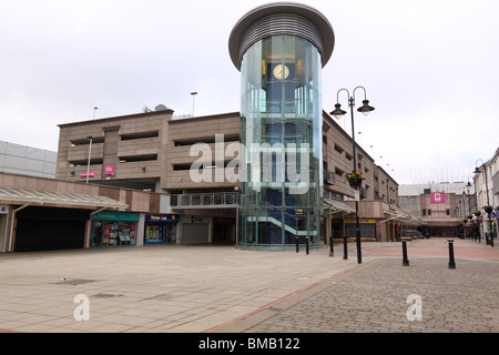 Centre ville vide shopping arcade à Blackburn, Lancashire, Angleterre Banque D'Images