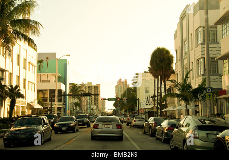 Collins Avenue à South Beach, Miami Beach, Florida, USA Banque D'Images