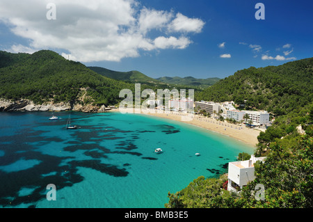 Cala de Sant Vicent sur le nord-est d'Ibiza, Espagne Banque D'Images