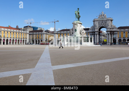 La Praça do Comércio, Place du Commerce à Lisbonne, Portugal, connu aussi sous le nom de Terreiro do Paço tɨˈʁejɾu ˈPasu ([du] Banque D'Images