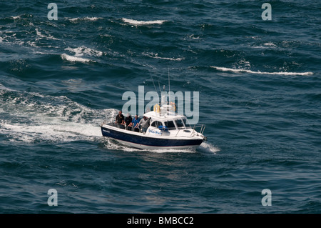 Bateau de pêche privé prenant part à la recherche d'un plongeur au large de l'île de Skomer 28/05/10 Banque D'Images