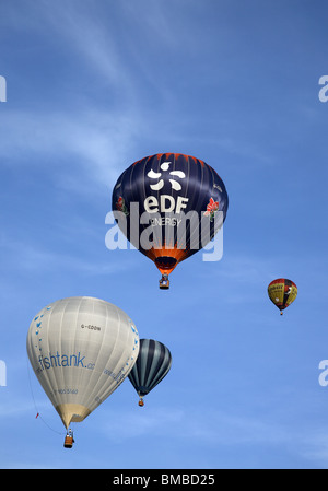 Lancement de ballons de masse à la Bristol Balloon Fiesta 2009 Banque D'Images