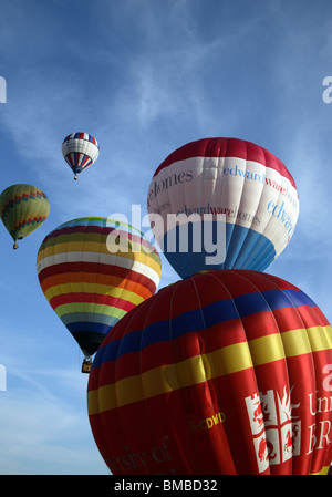 Lancement de ballons de masse à la Bristol Balloon Fiesta 2009 Banque D'Images