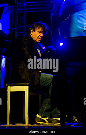 Beppe Carletti, fondateur du groupe et piano, Nomadi en concert, province de Vercelli, Crescentino, Italie, 28.05.2010 Banque D'Images