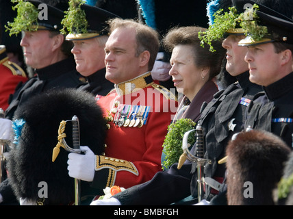 La princesse Anne, la princesse royale célèbre la St Patrick's Day avec les Gardes irlandais au Victoria Barracks, Windsor, Angleterre Banque D'Images