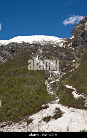 La magnifique ville historique Vetlebreen Glacier dans le Parc National de Jostedalsbreen Fjaerland Norvège Banque D'Images