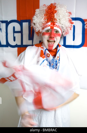 Heureux l'Angleterre de la Coupe du Monde de football 2010 : Parution du modèle partisan Banque D'Images