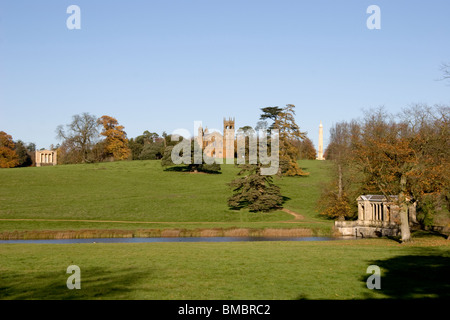 Queens Temple, Temple Gothique, seigneur de pied et pont palladien naissance Cobhams, Stowe, Buckinghamshire Angleterre Banque D'Images