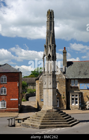 La Reine Eleanor's Cross à Geddington, Northamptonshire, Angleterre Banque D'Images