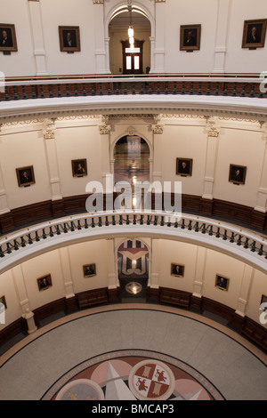 Un balcon à l'intérieur du bâtiment du Capitole de l'état du Texas à Austin rotonde ou statehouse Banque D'Images