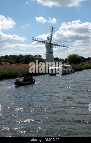 Dyke Thurne bazin vu de la rivière Bure, Norfolk Broads, Parc National Banque D'Images