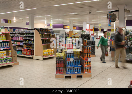 La marine britannique, l'armée et la Force aérienne (instituts) NAAFI Supermarché - Rheindahlen complexe militaire - Mönchengladbach - Allemagne Banque D'Images