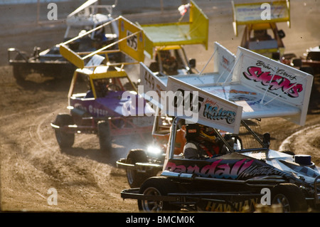 Stock-cars Voitures de course sur piste ovale court schiste la formule 2 f2 course 2 coureurs courses uk sport automobile sport automobile sports sports mécaniques Banque D'Images