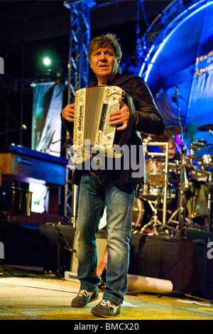 Beppe Carletti, fondateur du groupe et piano, Nomadi en concert, province de Vercelli, Crescentino, Italie, 28.05.2010 Banque D'Images