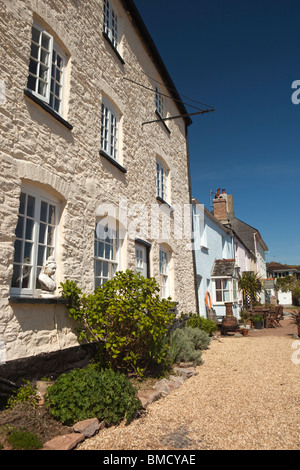 Royaume-uni, Angleterre, Devon, Dittisham, Riverside, les maisons peintes de couleurs vives sur le quai Banque D'Images