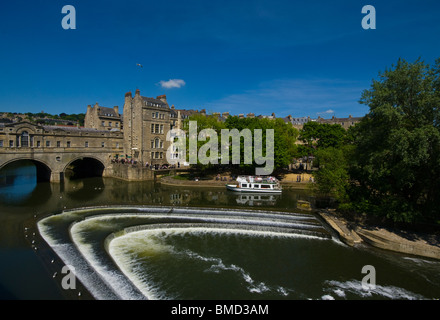 Le Pont Pulteney sur la rivière Avon Bath Angleterre Somerset Banque D'Images