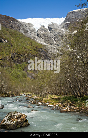 L'eau de ruissellement vert pâle et Supphellebreen Flatbreen Glaciers dans Jostrdalsbreen Parc national Norvège Fjaerland Banque D'Images