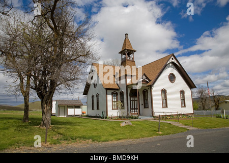 Une église communautaire dans la petite ville d'antilopes, de l'Oregon Banque D'Images