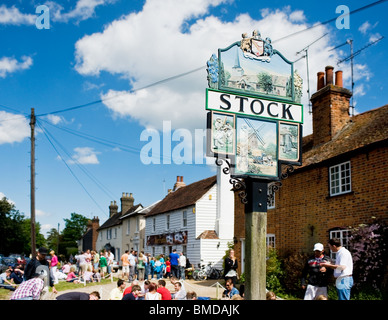 Le panneau du village de Stock dans l'Essex. Photo par Gordon 1928 Banque D'Images