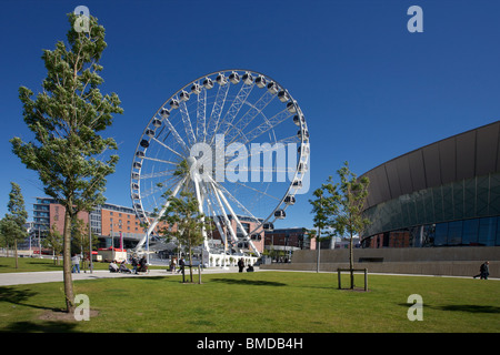 Echo Arena Liverpool et la roue de l'écho Banque D'Images