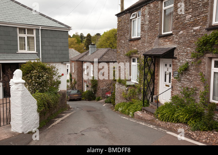 Royaume-uni, Angleterre, Devon, lieu non identifié, vieux village construit en pierre maisons le long de rues étroites Banque D'Images