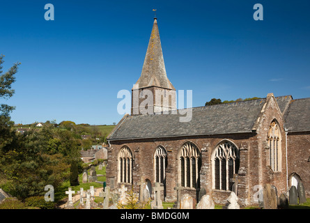 Royaume-uni, Angleterre, Devon, lieu non identifié, l'église paroissiale et le cimetière journée ensoleillée Banque D'Images