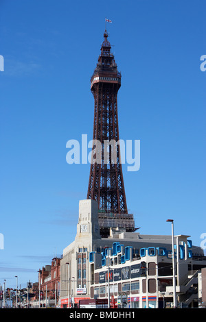 La tour de Blackpool et des bâtiments en bord de Lancashire England uk Banque D'Images