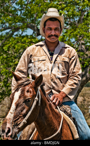 Cuban cowboy dans pays en dehors de la Trinité-Cuba Banque D'Images