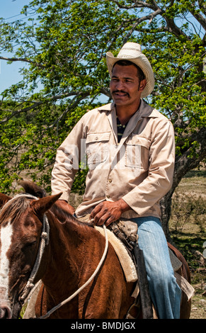 Cuban cowboy dans pays en dehors de la Trinité-Cuba Banque D'Images