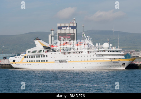 03 juin 2010 à Belfast. Navire de croisière, le Vista Mar est détenu dans le port de Belfast en raison de problèmes de sécurité Banque D'Images