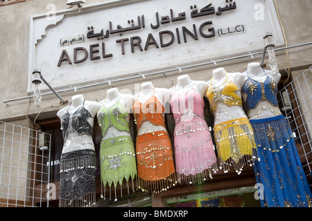 Souk de Bur Dubai Dubaï scènederue magasins Banque D'Images