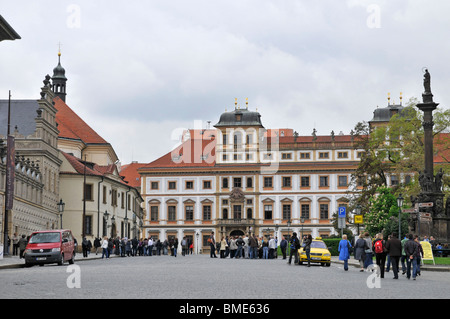 Place en face du Château de Prague, Prague, République tchèque, à l'Est Europa