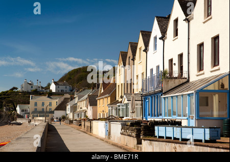 Royaume-uni, Angleterre, Devon, Torcoss, maisons en bord de mer donnant sur la plage des Sables bitumineux lieu non identifié derrière sea wall Banque D'Images