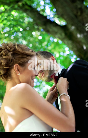 Réglage de la Mariée Le Marié boutonnière Banque D'Images