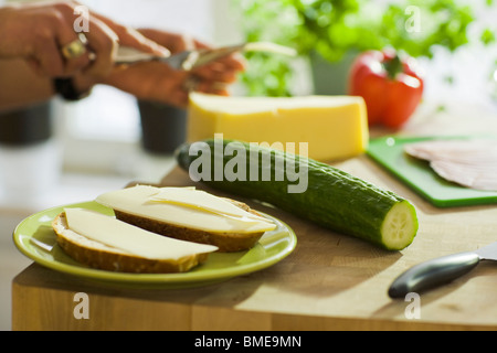 Des sandwichs avec du fromage et de concombre, la Suède. Banque D'Images