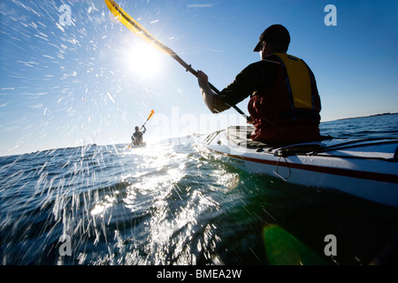 Personnes kayak, la Suède. Banque D'Images