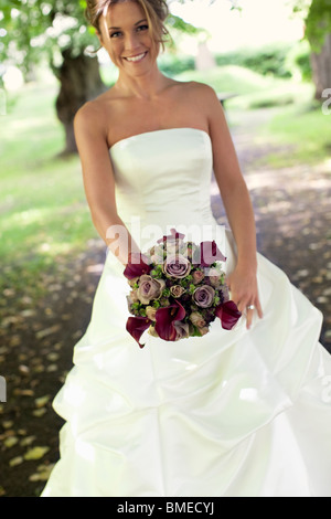 À propos de la mariée bouquet à jeter Banque D'Images