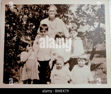 Vieilles photos de famille, Portrait de famille, B / W, photos américaines vintage, USA 1950s, photos historiques Banque D'Images