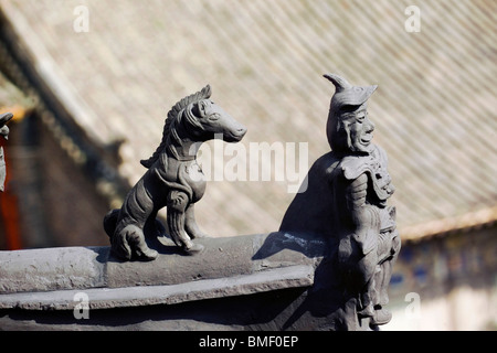 Détails de toit sculpté statues, Qianbo Hall, Temple Xiantong Wenshu, Le Mont Wutai, Xinzhou, Province de Shanxi, Chine Banque D'Images