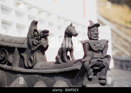 Détails de toit sculpté statues, Qianbo Hall, Temple Xiantong Wenshu, Le Mont Wutai, Xinzhou City, province de Shanxi, Chine Banque D'Images