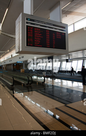 Prévoir du temps de vol tableau à O.R. L'aéroport international OR Tambo, anciennement de l'Aéroport International de Johannesburg, Afrique du Sud Banque D'Images