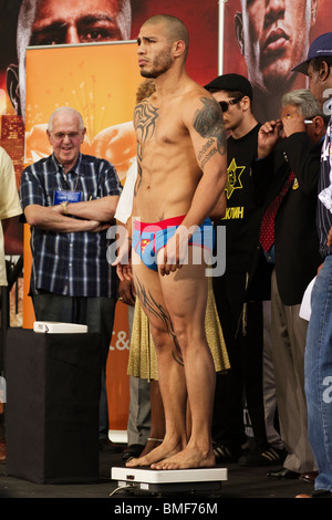 Boxeur Portoricain Miguel Cotto, boxeur poids welter super au pesage en Yankee Stadium où il se battra Yuri Foreman Juin 5201 Banque D'Images