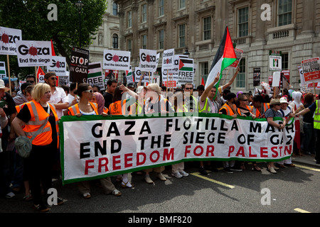 Flottille de Gaza Mars, Whitehall, Downing Street, à l'extérieur, Londres, de protestation contre l'assassinat de neuf militants par des soldats israéliens Banque D'Images